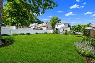 7 Spruce Dr, East Northport, NY 11731 - Photo 9