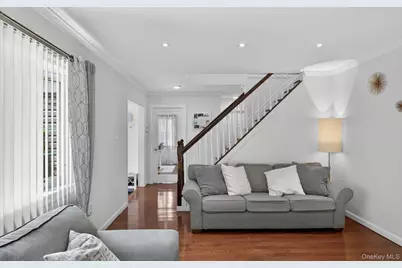 51 Chestnut Street, Westbury, NY 11590 - Photo 15