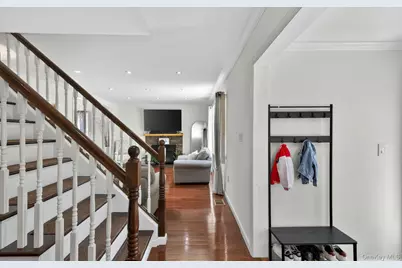 51 Chestnut Street, Westbury, NY 11590 - Photo 19