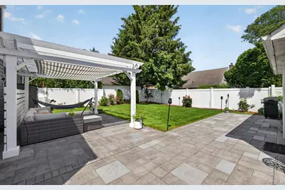 51 Chestnut Street, Westbury, NY 11590 - Photo 35