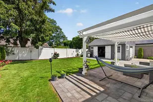 51 Chestnut St, Westbury, NY 11590 - Photo 37