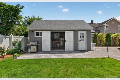 51 Chestnut Street, Westbury, NY 11590 - Photo 39
