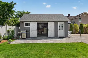 51 Chestnut St, Westbury, NY 11590 - Photo 39