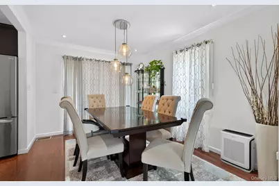 51 Chestnut Street, Westbury, NY 11590 - Photo 9