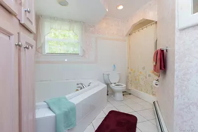 41 W Old Farm Road, Hopewell Junction, NY 12533 - Photo 17