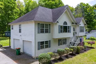41 W Old Farm Rd, Hopewell Junction, NY 12533 - Photo 3