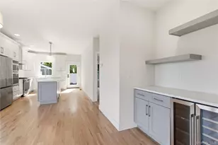 13 Evelyn Ave, Westbury, NY 11590 - Photo 15