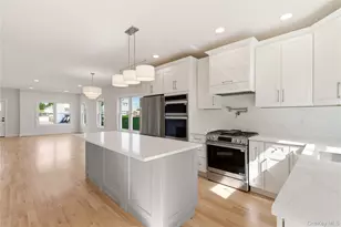 13 Evelyn Ave, Westbury, NY 11590 - Photo 13