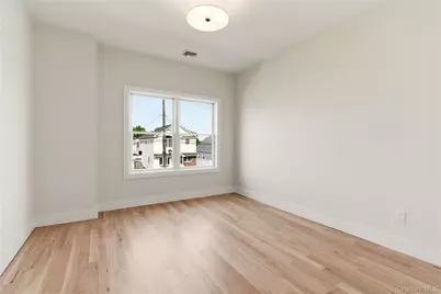 13 Evelyn Avenue, Westbury, NY 11590 - Photo 23