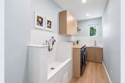 2412 Amherst Street, East Meadow, NY 11554 - Photo 23