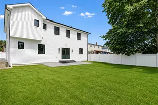 2412 Amherst St, East Meadow, NY 11554 - Photo 35