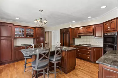 142 Rockaway Avenue, Garden City, NY 11530 - Photo 9