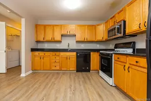 202 Crystal Hill Ln, Poughkeepsie, NY 12603 - Photo 5