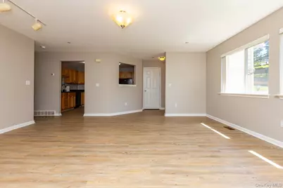 202 Crystal Hill Lane, Poughkeepsie, NY 12603 - Photo 3