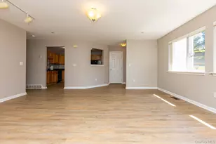 202 Crystal Hill Ln, Poughkeepsie, NY 12603 - Photo 3