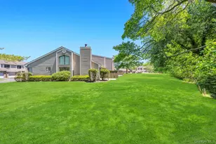 73 S Pond Ln, Smithtown, NY 11787 - Photo 23