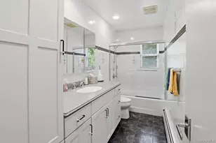 36 Harriet Dr, Syosset, NY 11791 - Photo 17