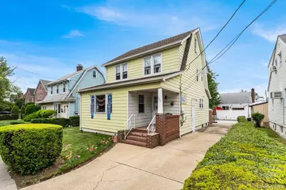 205 Roslyn Road, Mineola, NY 11501 - Photo 3