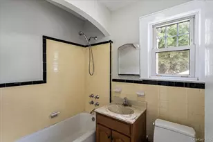 205 Roslyn Rd, Mineola, NY 11501 - Photo 21