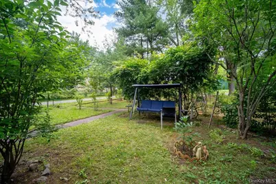 19 Nature Way, Kiamesha Lake, NY 12751 - Photo 3