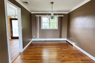 255 Brookside Ct, Copiague, NY 11726 - Photo 3