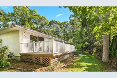 675 Dicks Point Road, Cutchogue, NY 11935 - Photo 23