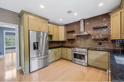 62 Oceanview Boulevard, Manorville, NY 11949 - Photo 7