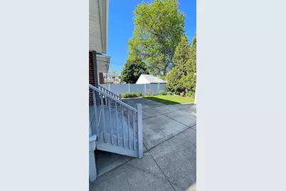 8015 260th Street, Glen Oaks, NY 11004 - Photo 17