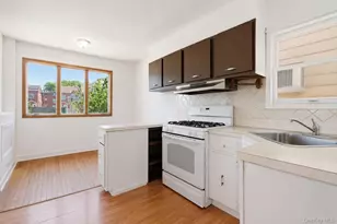 12-25 119th St, College Point, NY 11356 - Photo 5
