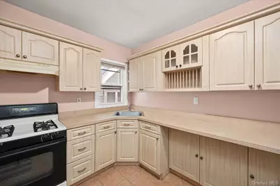 14837 86th Avenue, Jamaica, NY 11435 - Photo 25
