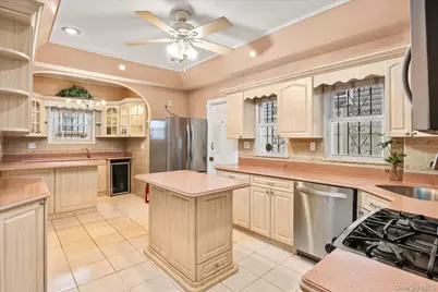 14837 86th Avenue, Jamaica, NY 11435 - Photo 13