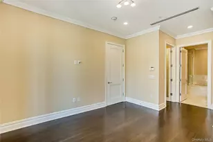 1000 Royal Ct, North Hills, NY 11030 - Photo 27