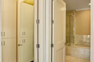 1000 Royal Ct, North Hills, NY 11030 - Photo 29