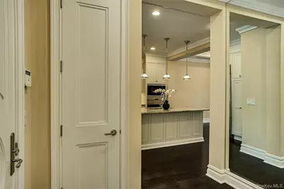 1000 Royal Court #1105, North Hills, NY 11030 - Photo 7