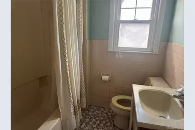 5 York Place, Merrick, NY 11566 - Photo 13