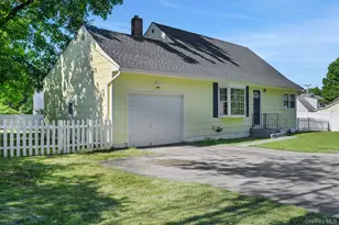 45 Sheraton Dr, Poughkeepsie, NY 12601 - Photo 3