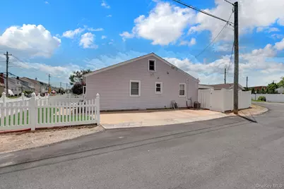 3104 Royal Avenue, Oceanside, NY 11572 - Photo 17