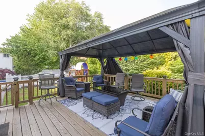 299 Mount Vernon Avenue, Medford, NY 11763 - Photo 23