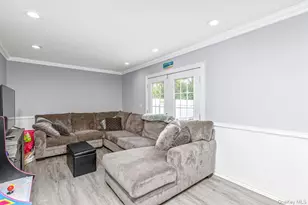 299 Mt Vernon Ave, Medford, NY 11763 - Photo 5