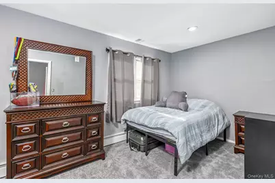 299 Mount Vernon Avenue, Medford, NY 11763 - Photo 13