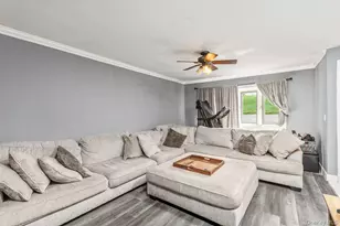299 Mt Vernon Ave, Medford, NY 11763 - Photo 11