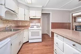 910 Linda Ave, Thornwood, NY 10594 - Photo 11