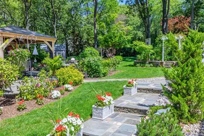 14 Locust Avenue, East Setauket, NY 11733 - Photo 11