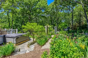 14 Locust Ave, East Setauket, NY 11733 - Photo 7