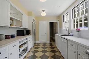 531 Weaver St, Larchmont, NY 10538 - Photo 11
