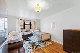 15 Canterbury, Great Neck, NY 11021 - Photo 5