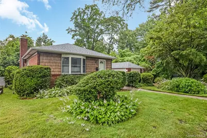 4606 247 Street, Douglaston, NY 11362 - Photo 3