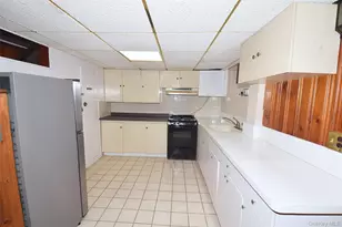 792 Bauer St, Elmont, NY 11003 - Photo 7
