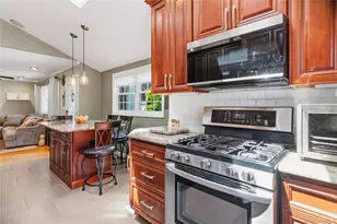 86 Claremont Ave, West Babylon, NY 11704 - Photo 7