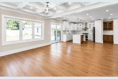 118 W Cherry Street, Hicksville, NY 11801 - Photo 25